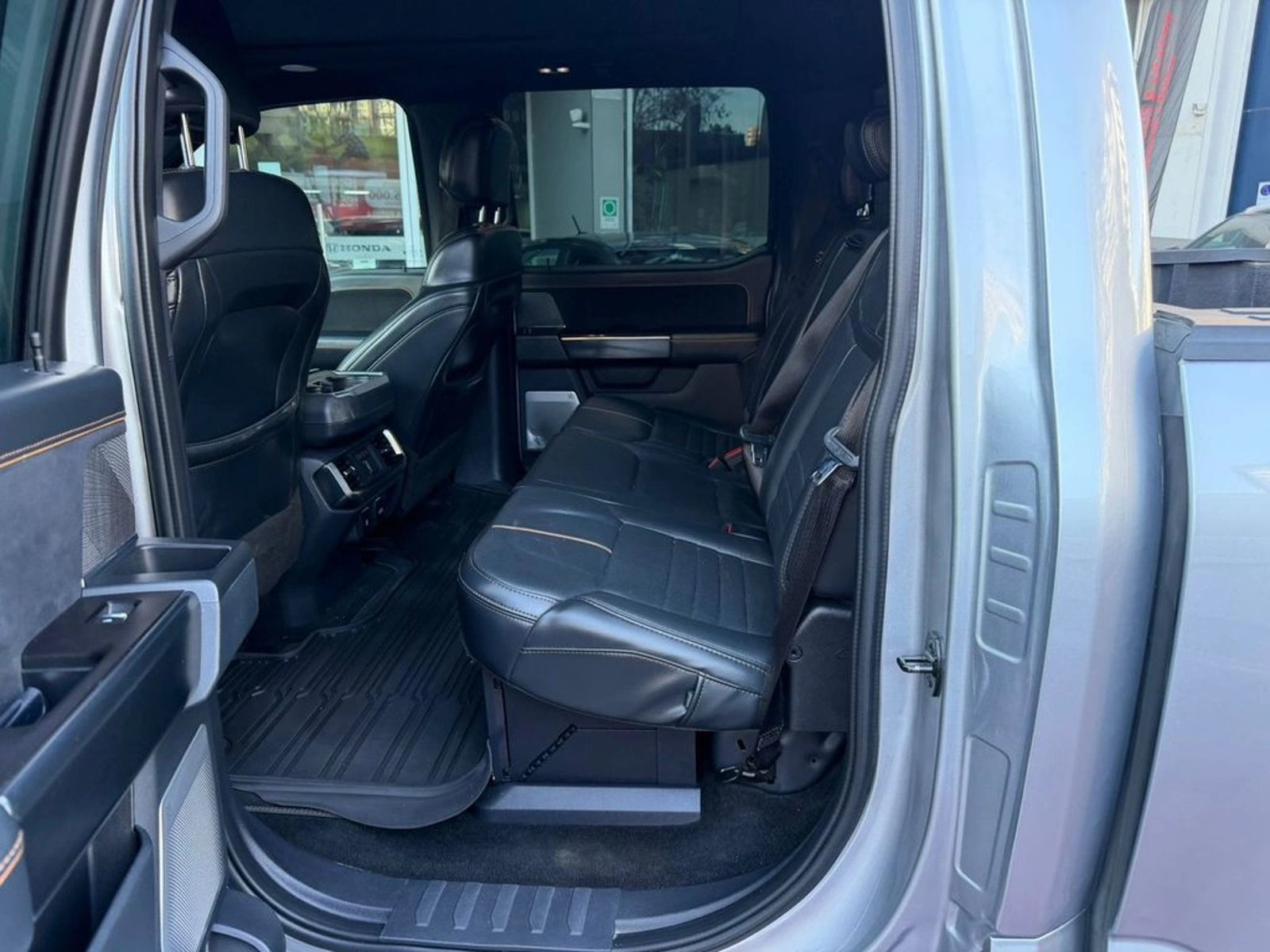 Ford F-150 Platinum 4WD AT 2023 - Imagen 10 de 16
