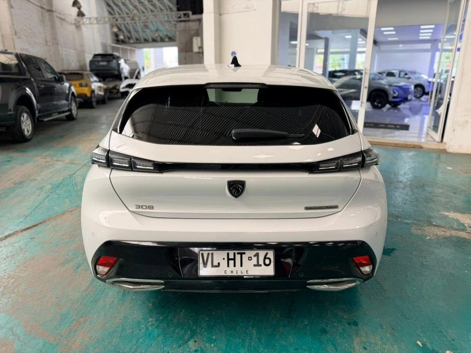 Peugeot 308 Allure Pack Puretech 130 EAT8 PRS 2026 - Foto 5 de 13