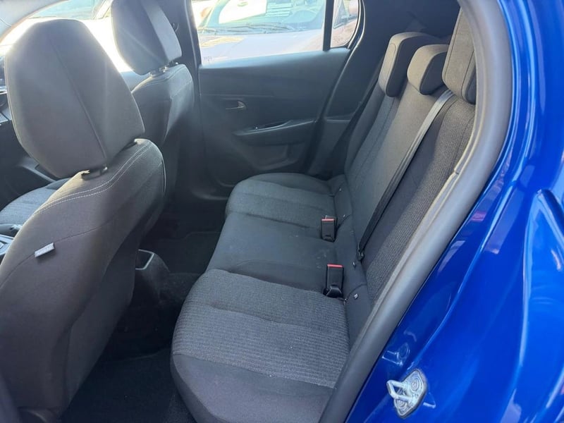 Peugeot 208 Style Puretech 75 2024 - Imagen 10 de 12