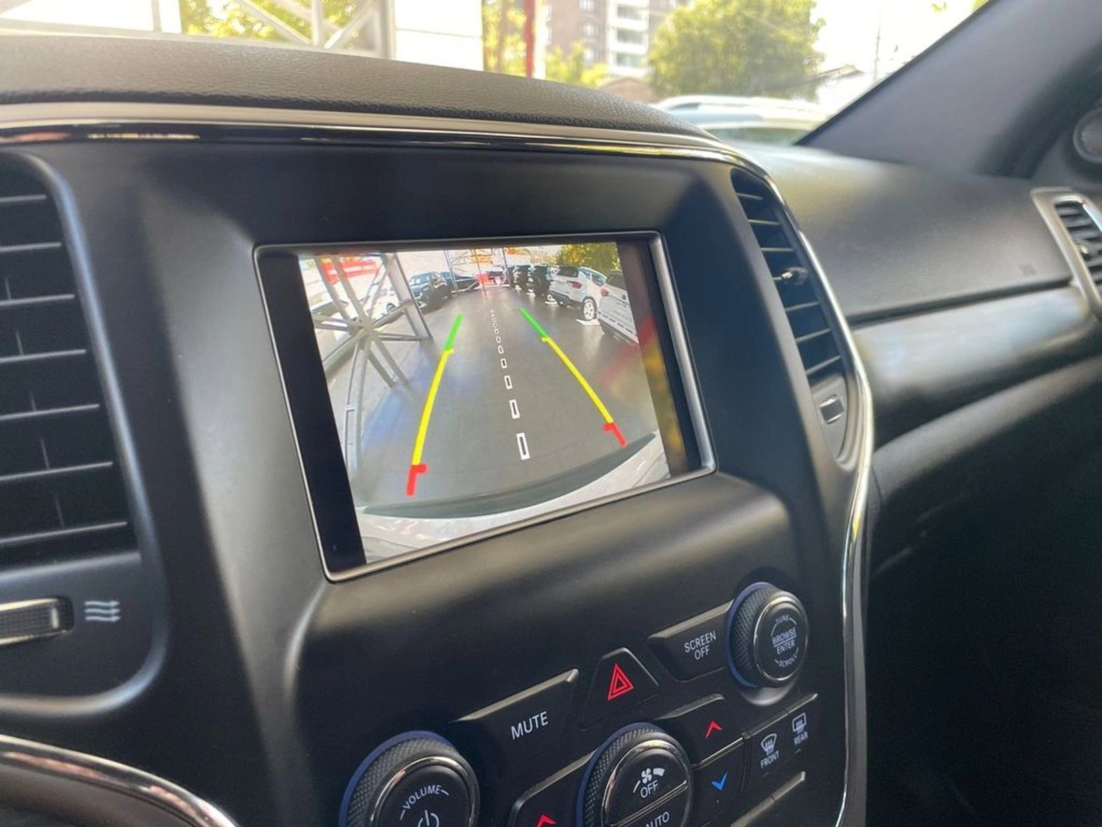 JEEP GRAND CHEROKEE Laredo Sport 2022 - Imagen 11 de 20