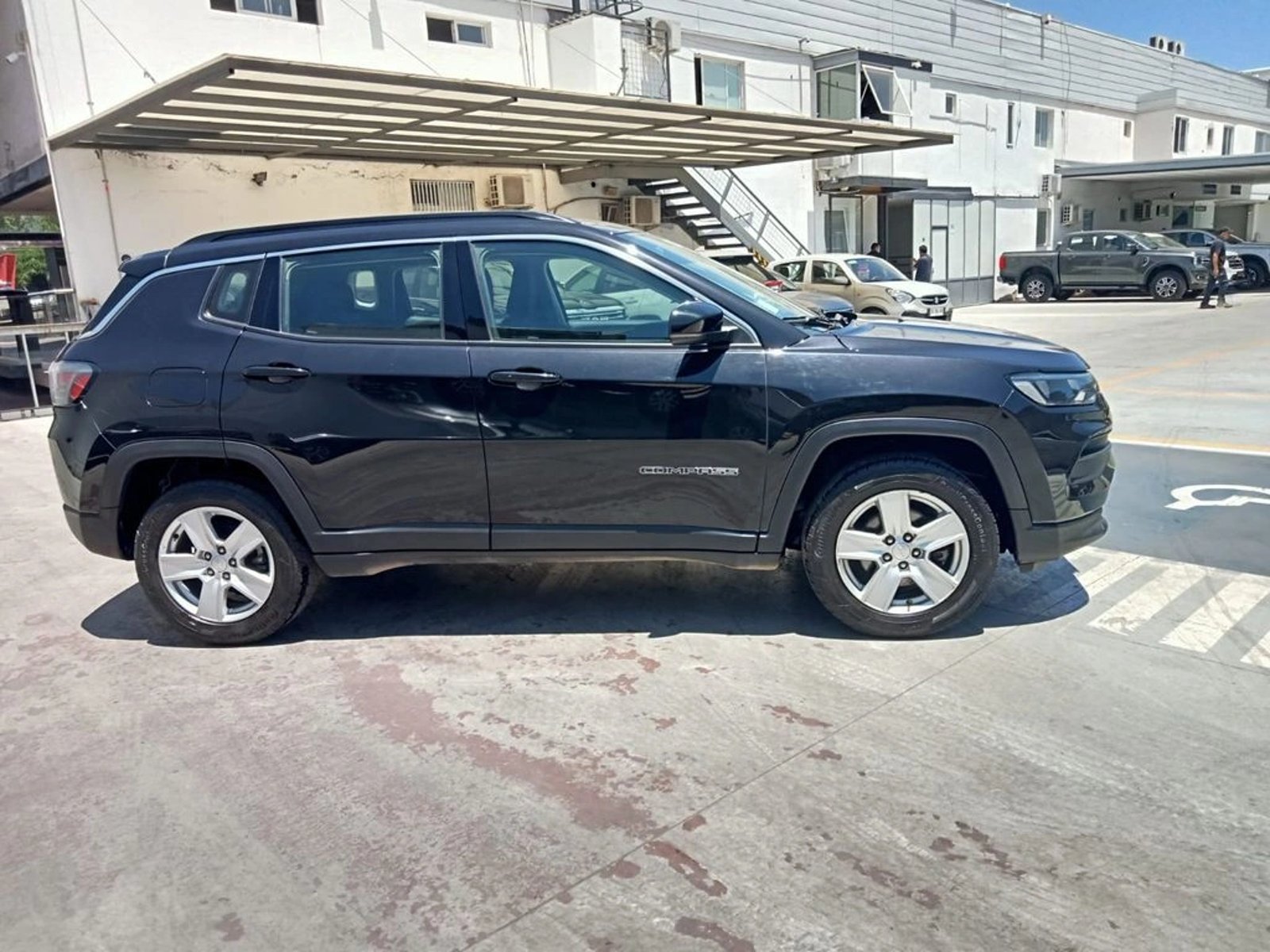 Jeep COMPASS SPORT 1.3 AT 4x2 2023 - Foto 4 de 15