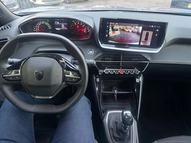 Peugeot 2008 Active Pack Puretech 130 2024 - Imagen 10 de 13