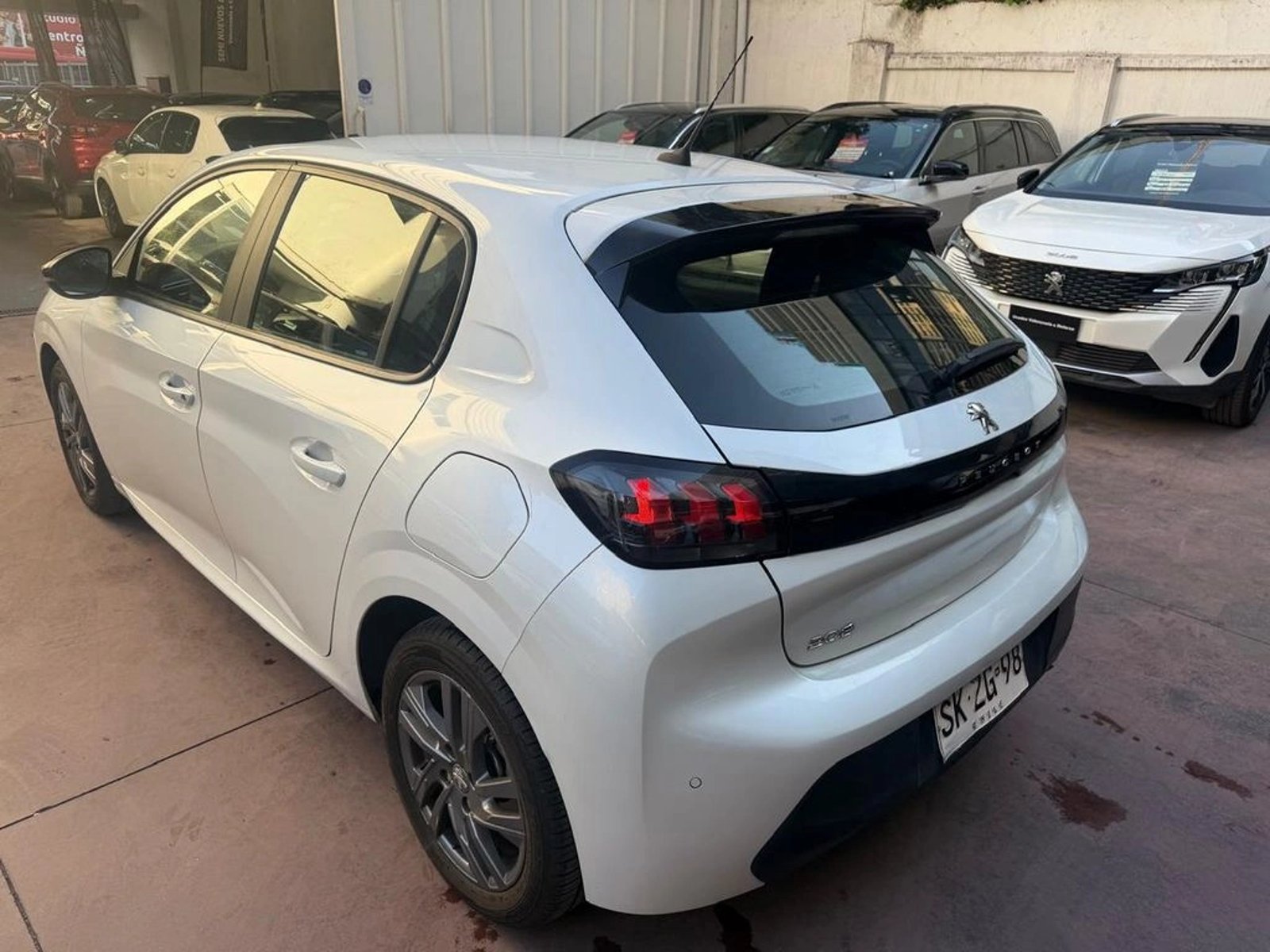 PEUGEOT 208 ACTIVE HDI 2023 - Imagen 6 de 18
