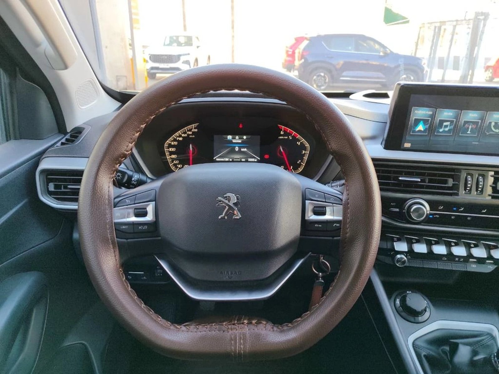 PEUGEOT LANDTREK Active BlueHDi 180 4x4 2024 - Imagen 10 de 15