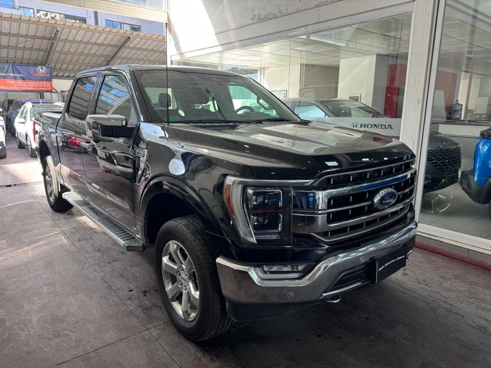 Ford F-150 5.0 LARIAT LUXURY CC DOB. CAB. 4X4 AT 4P 2023 - Foto 3 de 15