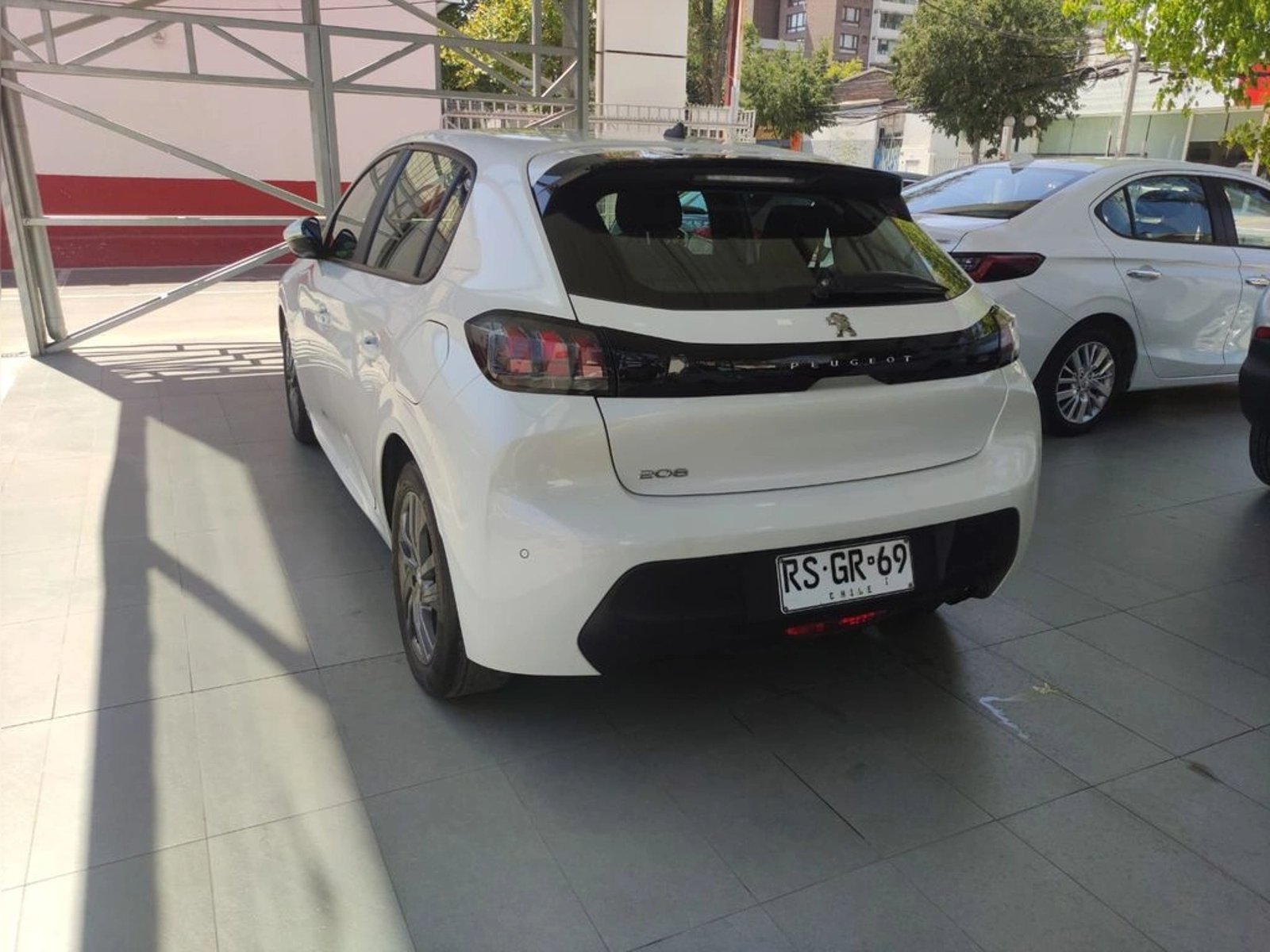 Peugeot 208 1.2 PURETECH ACTIVE PACK 4X2 75 MT 5P 2022 - Foto 5 de 9