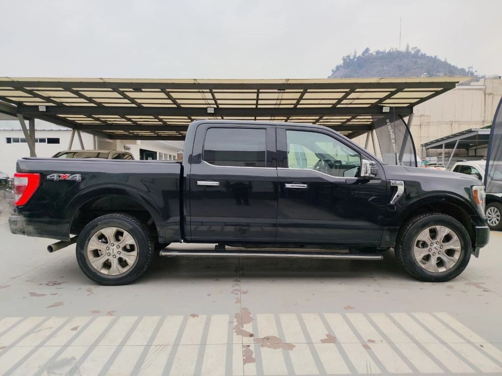 Ford F-150 Platinum 4WD AT 2023 - Foto 5 de 17