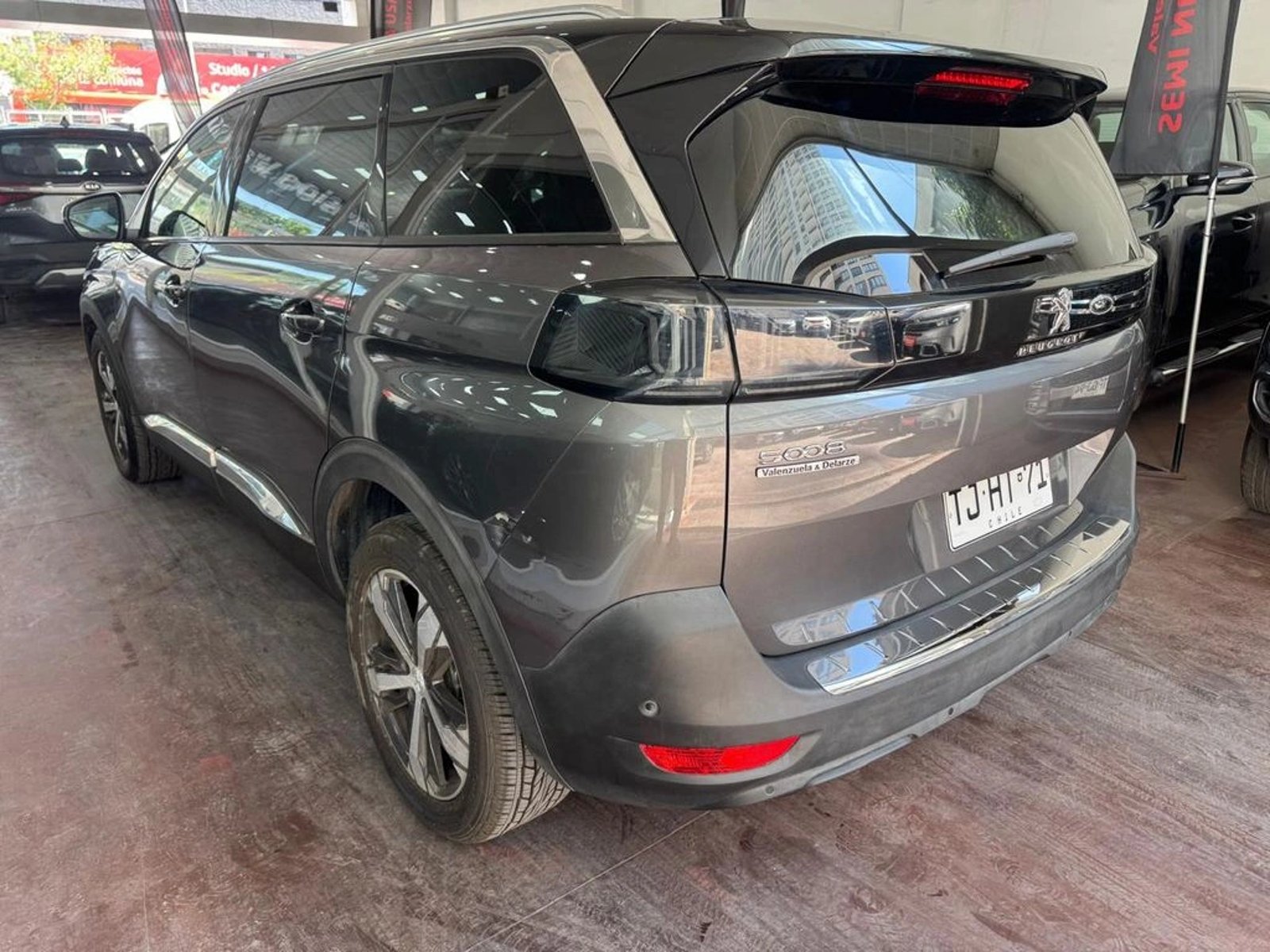 PEUGEOT 5008 Allure 1.6 THP 165HP EAT6 2024 - Imagen 6 de 17