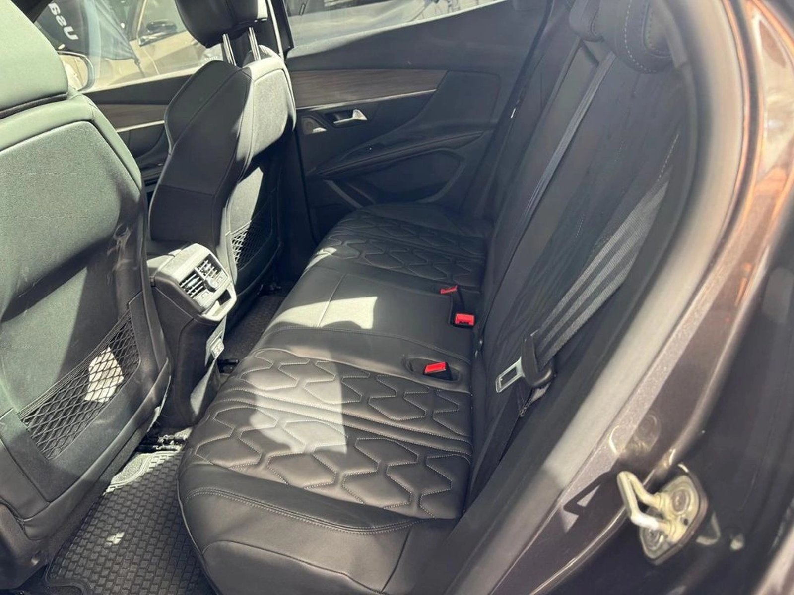 PEUGEOT 3008 GT HYBRID4 300 eEAT8 2025 - Imagen 15 de 20