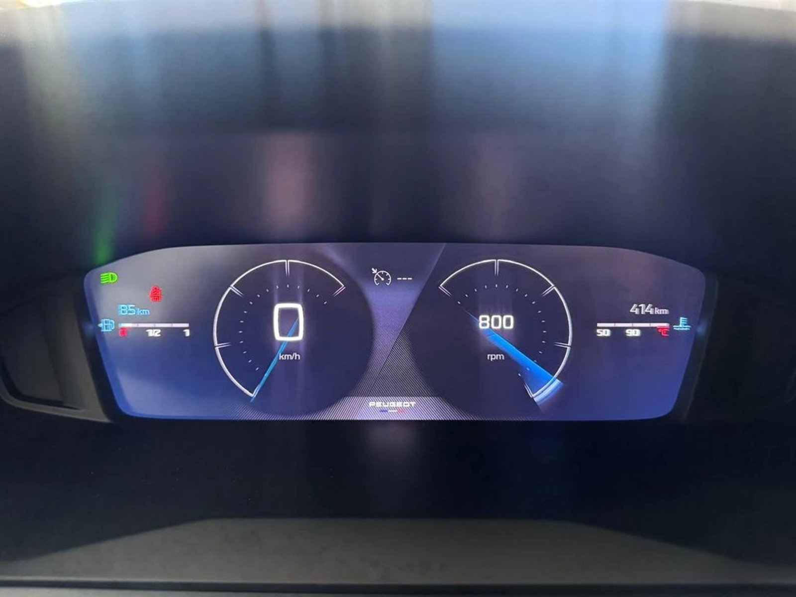 PEUGEOT 2008 MCA Allure Pack Puretech 130 2025 - Imagen 12 de 17