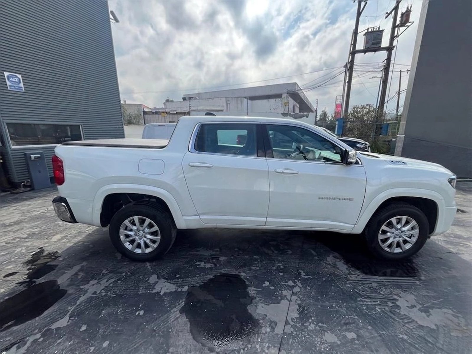 RAM RAMPAGE BIG HORN 2.2L TD 2026 - Imagen 4 de 15