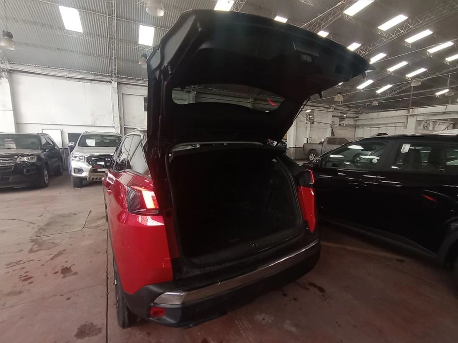 Peugeot 3008 ALLURE 165HP 1.6 AUT 2019 - Imagen 6 de 14