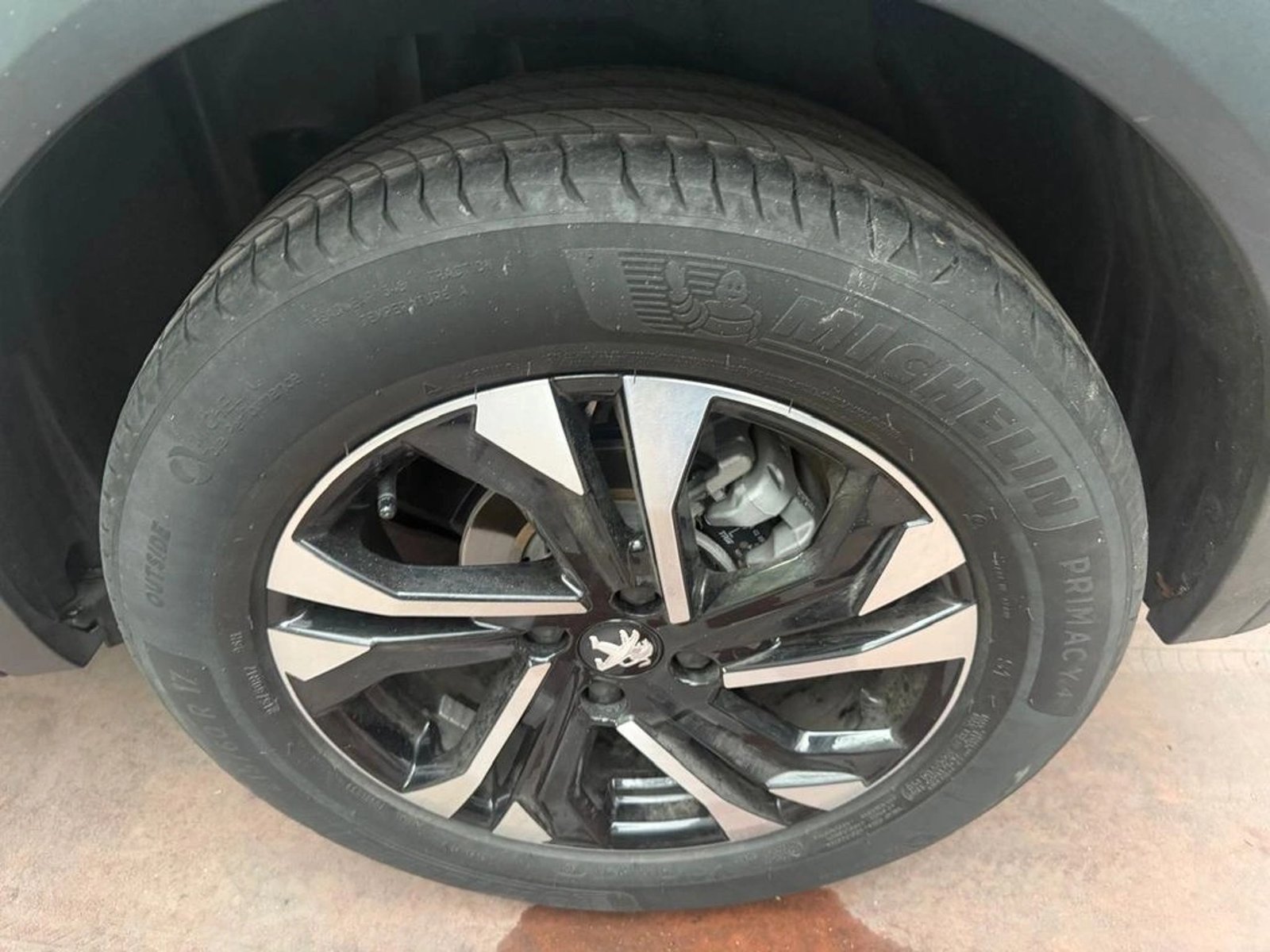 Peugeot 2008 PURETECH 130 1.2 2021 - Imagen 8 de 13