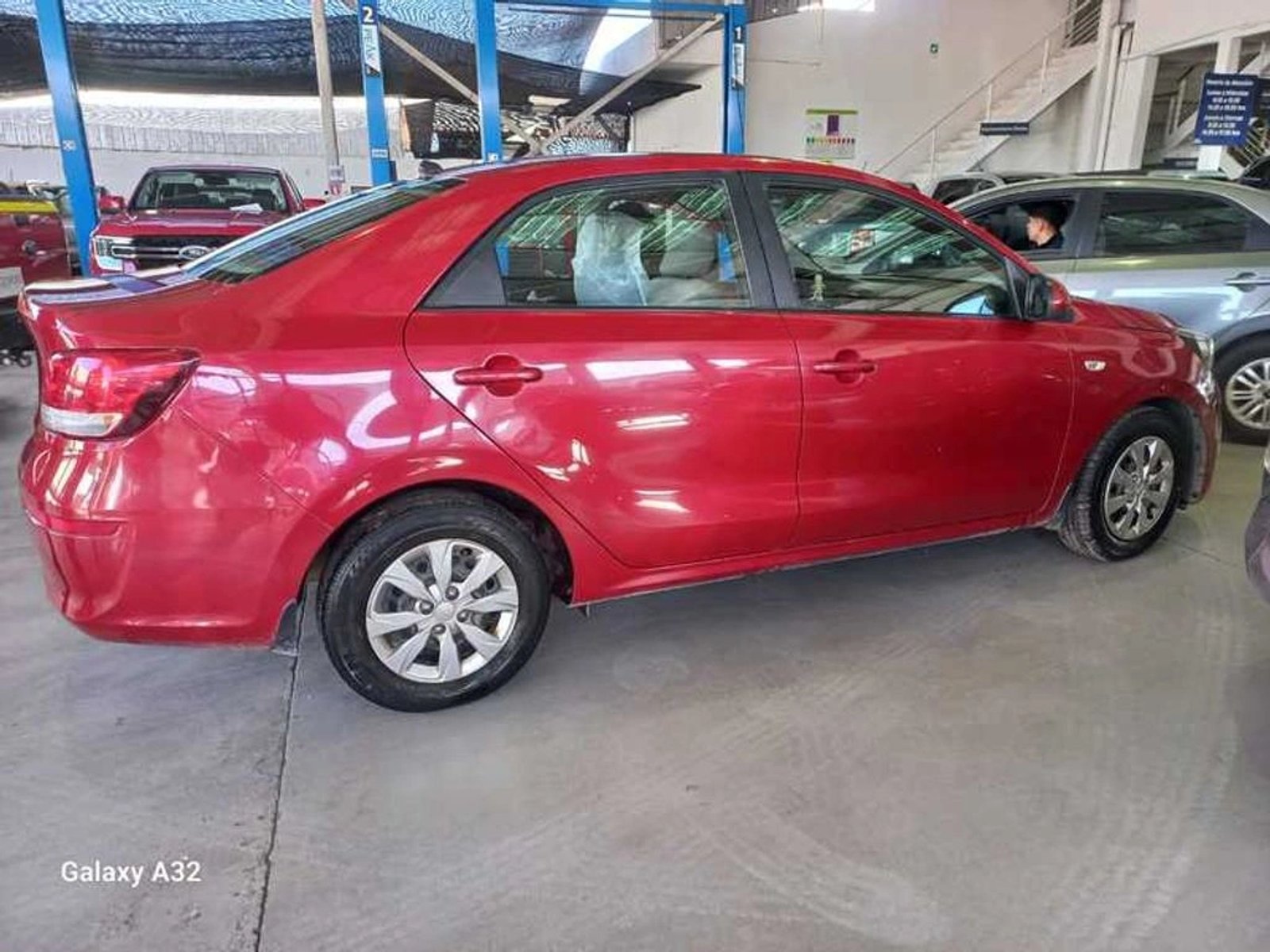 Kia SOLUTO 1.4 2023 - Foto 2 de 6