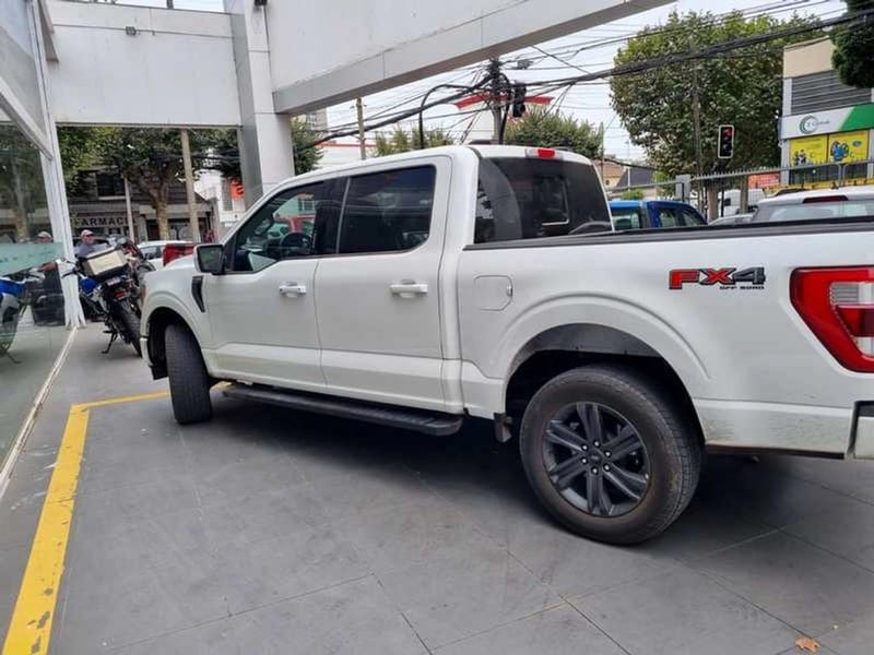 Ford F-150 5.0 LARIAT SPORT CC DOB. CAB. 4X4 AT 4P 2024 - Imagen 5 de 5