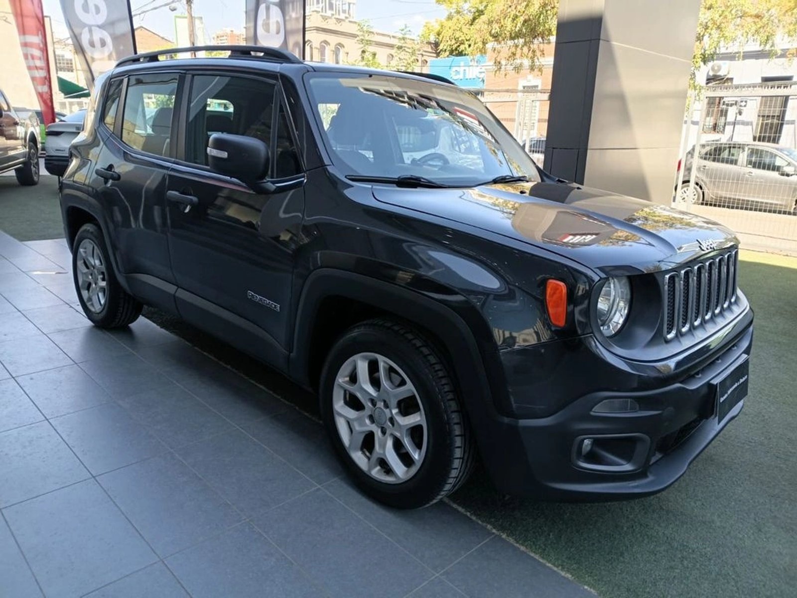 Jeep RENEGADE LX SPORT 1.7 2018 - Foto 3 de 17