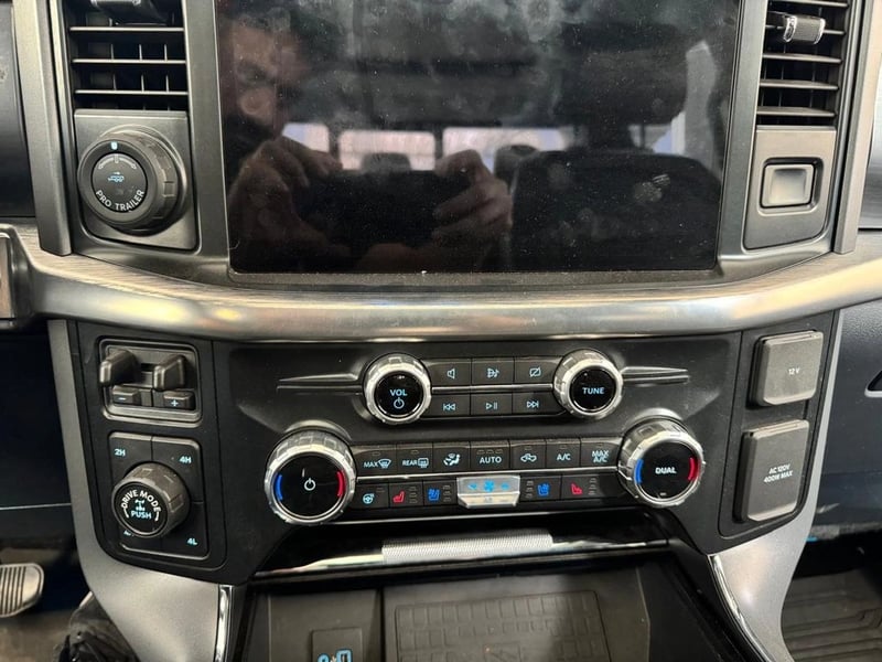 Ford F-150 5.0 LARIAT LUXURY CC DOB. CAB. 4X4 AT 4P 2023 - Imagen 11 de 15