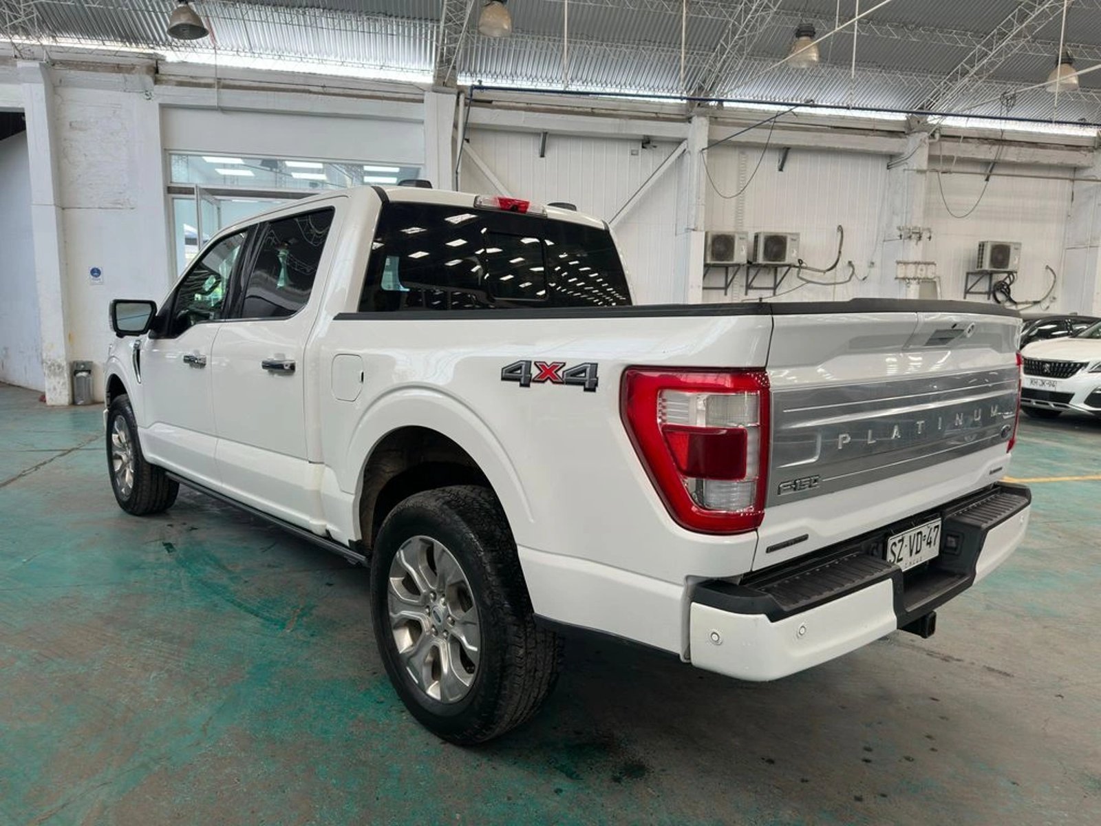 Ford F-150 3.5 PLATINUM CC DOB. CAB. 4X4 AT 4P 2023 - Foto 5 de 10