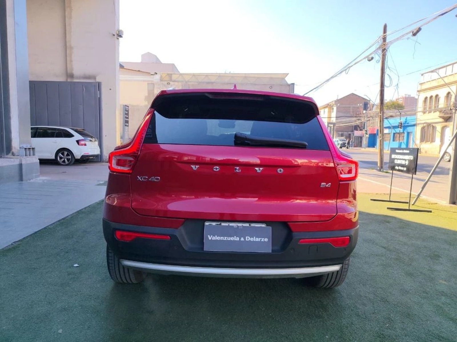 Volvo XC40 B4 ULTIMATE 2.0 AUT 2023 - Foto 3 de 19
