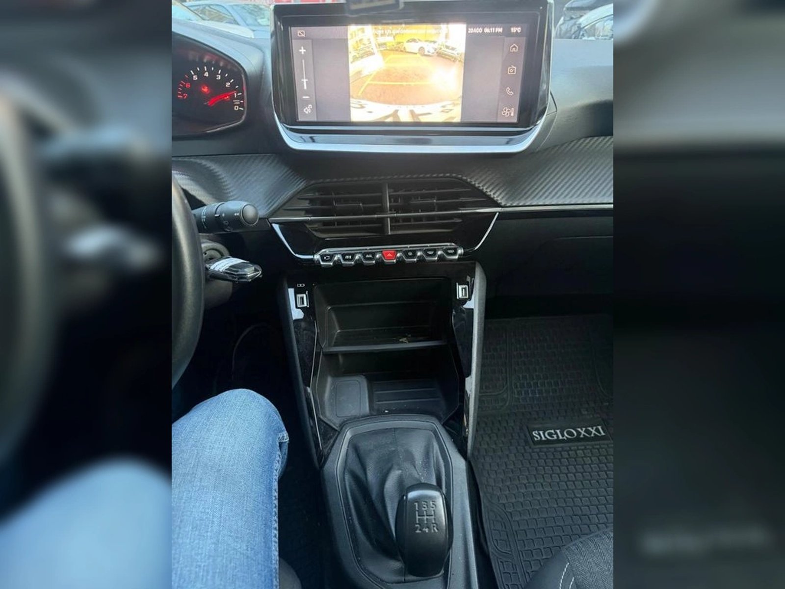 Peugeot 208 PURETECH 75 MT 1.2 2023 - Imagen 10 de 12