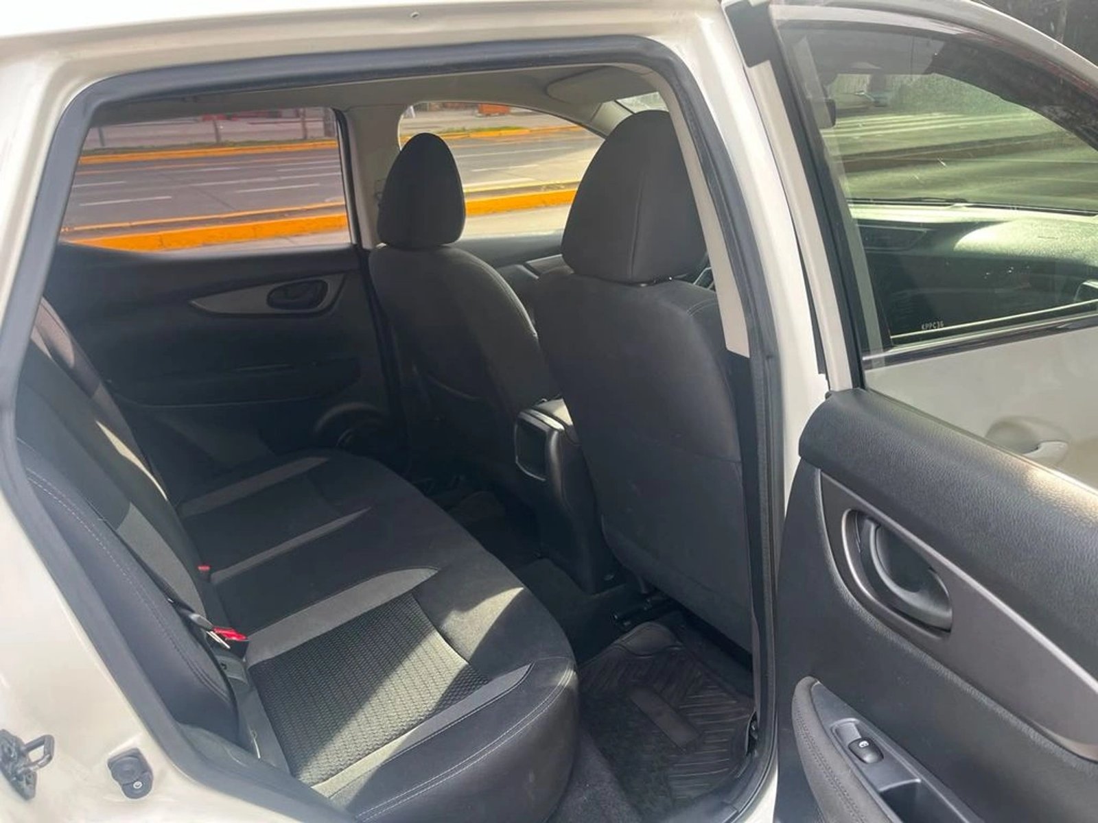 Nissan QASHQAI SENSE 2.0 2018 - Imagen 10 de 15