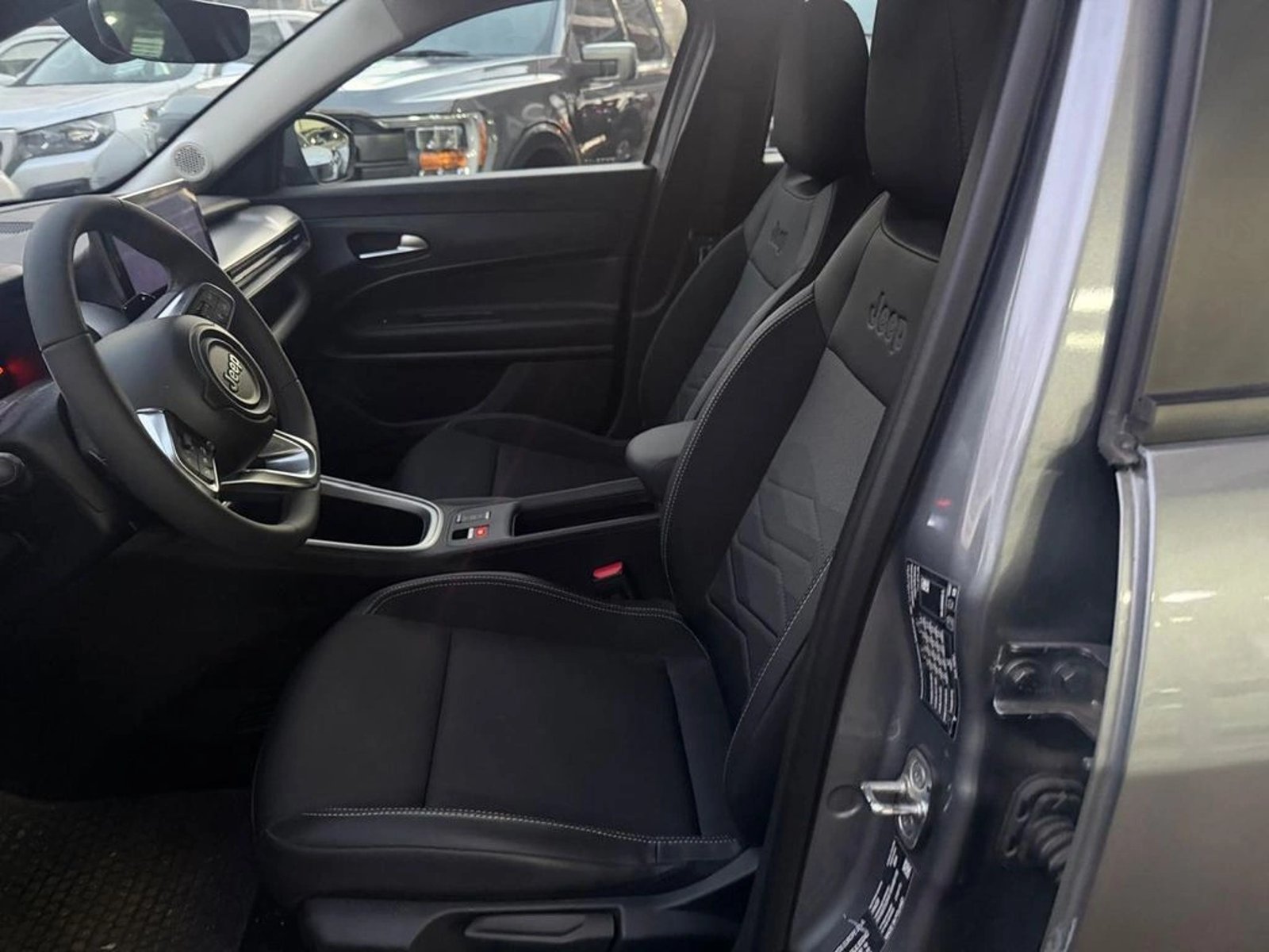 Jeep AVENGER ALTITUDE 1.2 AT 2026 - Imagen 10 de 13