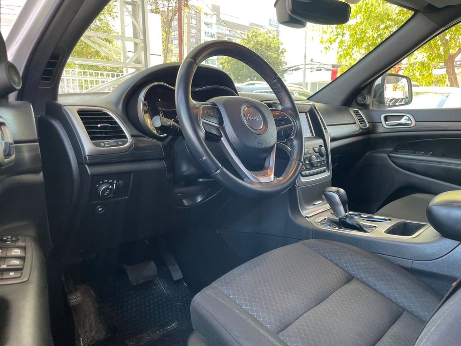 JEEP GRAND CHEROKEE Laredo Sport 2022 - Imagen 7 de 20