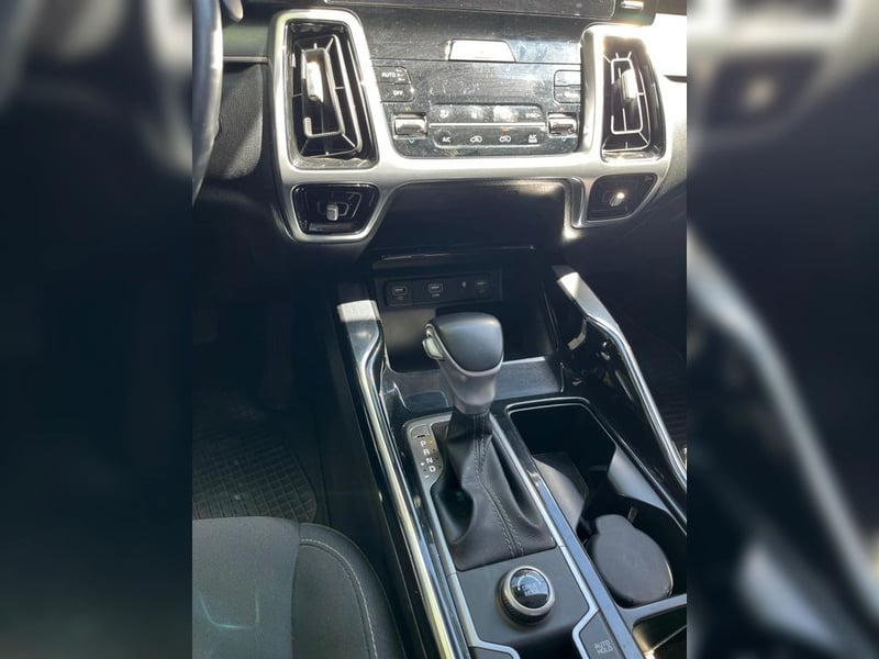 Kia SORENTO 2.5 EX GSL 2WD AT6 5P 2022 - Imagen 16 de 18
