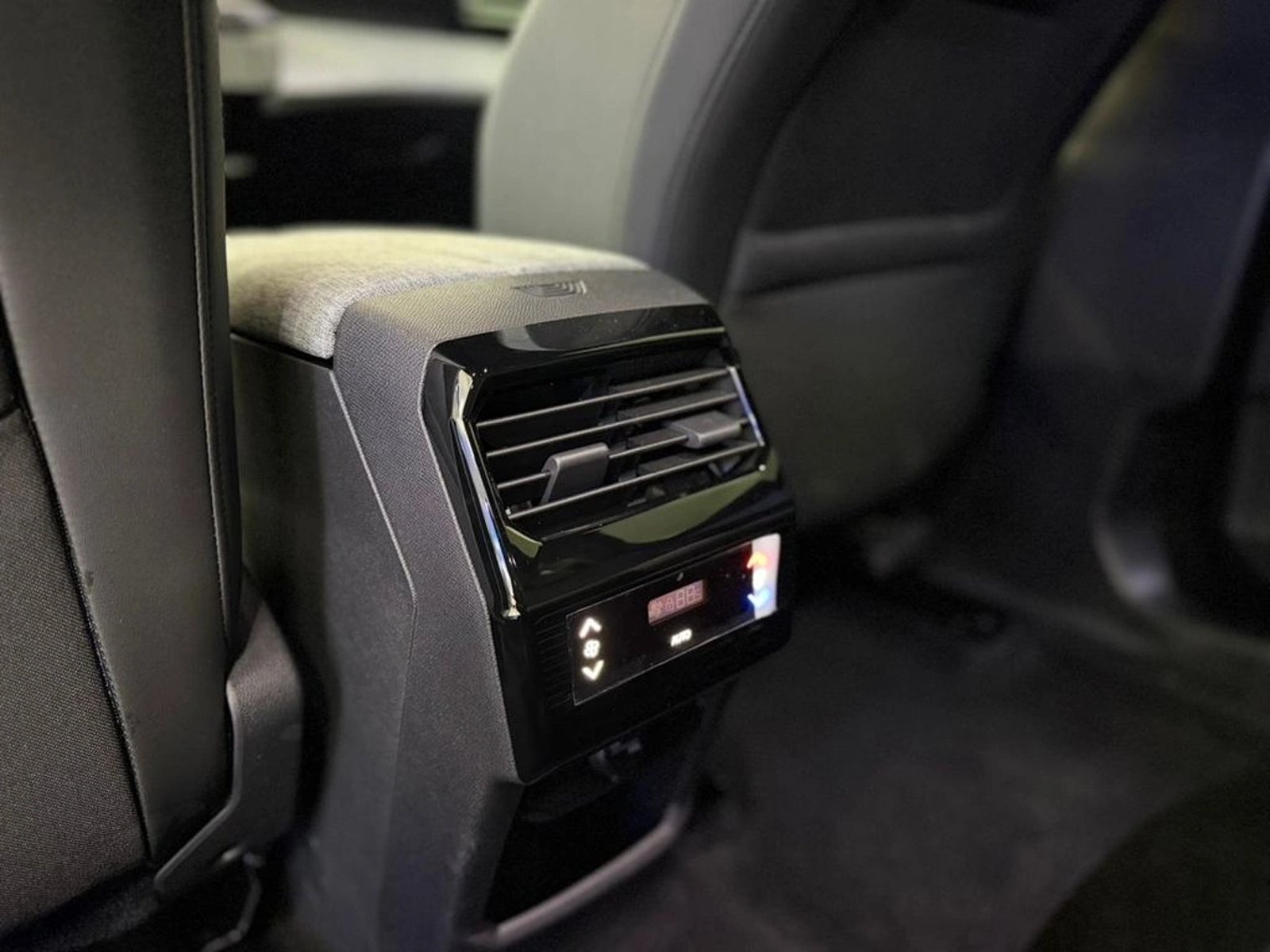 PEUGEOT 5008 ALLURE MHEV 136 EDCT6 2026 - Imagen 9 de 18
