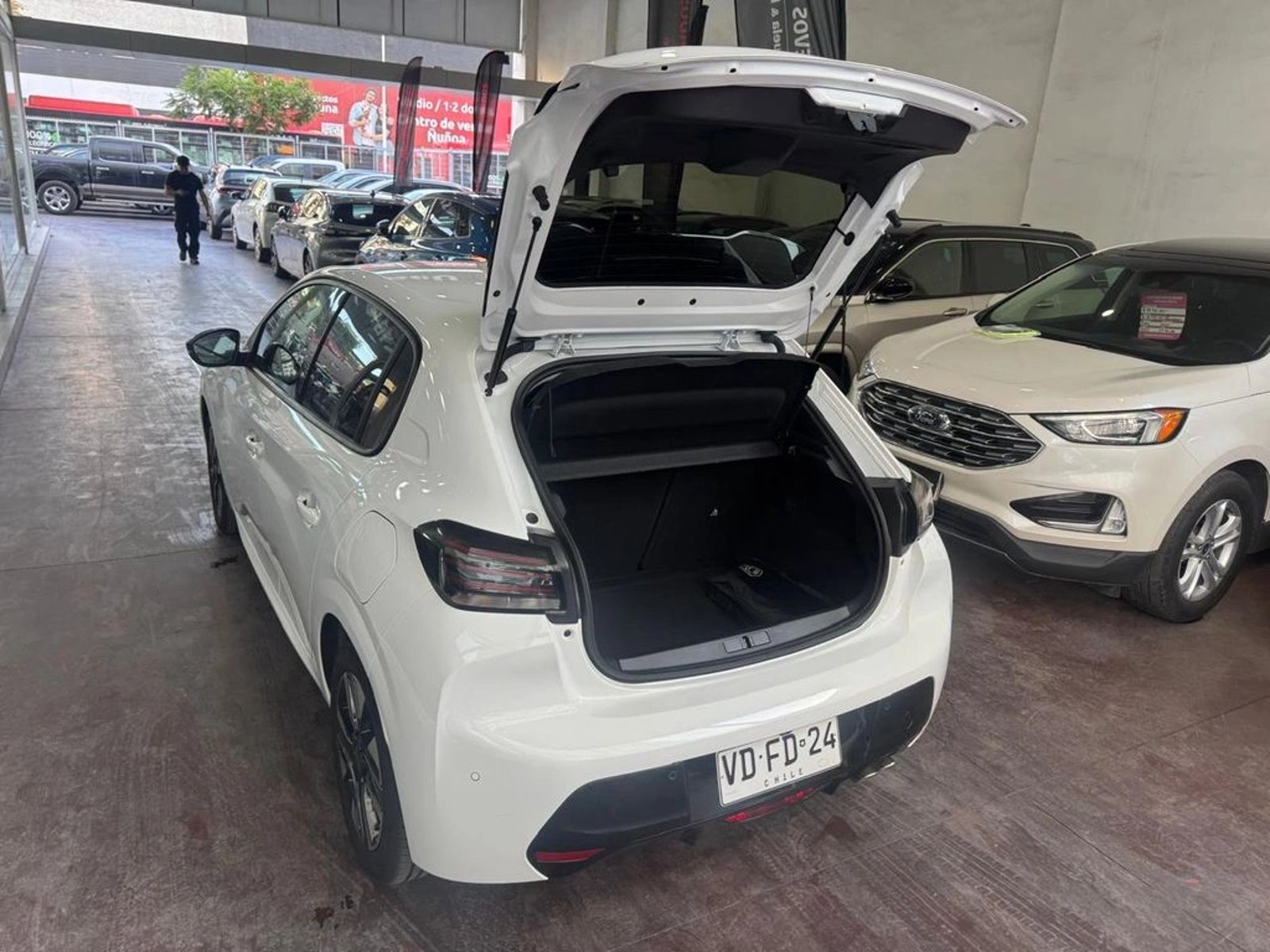 PEUGEOT 208 ALLURE MHEV 136 EDCT 1.2 AUT 2025 - Imagen 7 de 17
