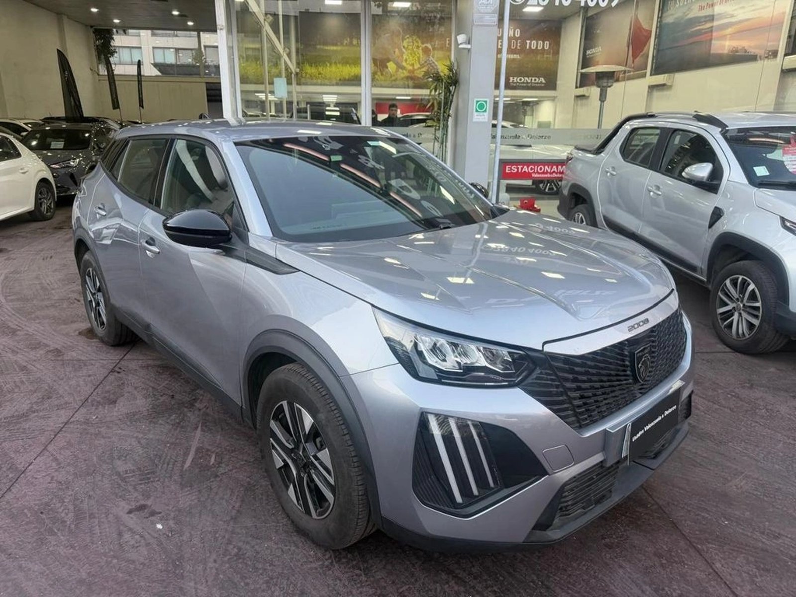 Peugeot 2008 Active Pack Puretech 130 2024 - Imagen 3 de 13