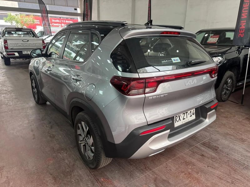 Kia SONET 1.5 EX PLUS 4X2 6MT 5P 2022 - Imagen 6 de 12