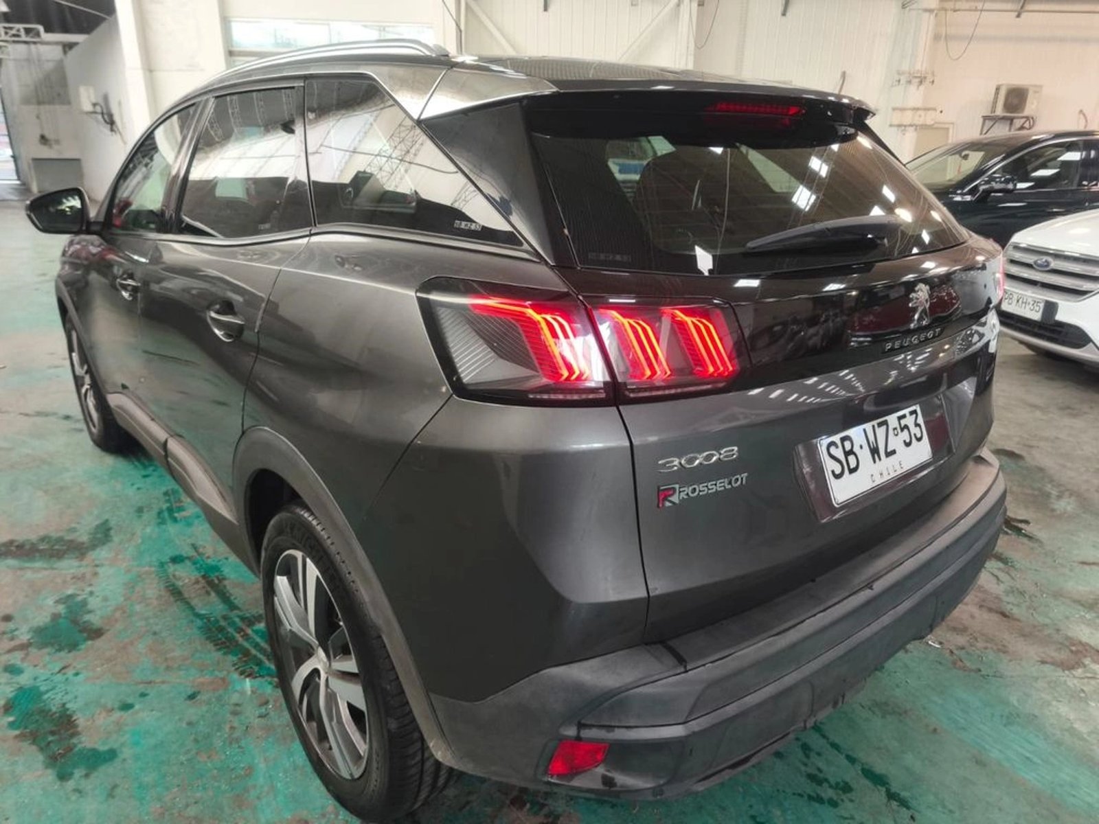 Peugeot 3008 PURETECH 1.2L 2022 - Foto 4 de 14