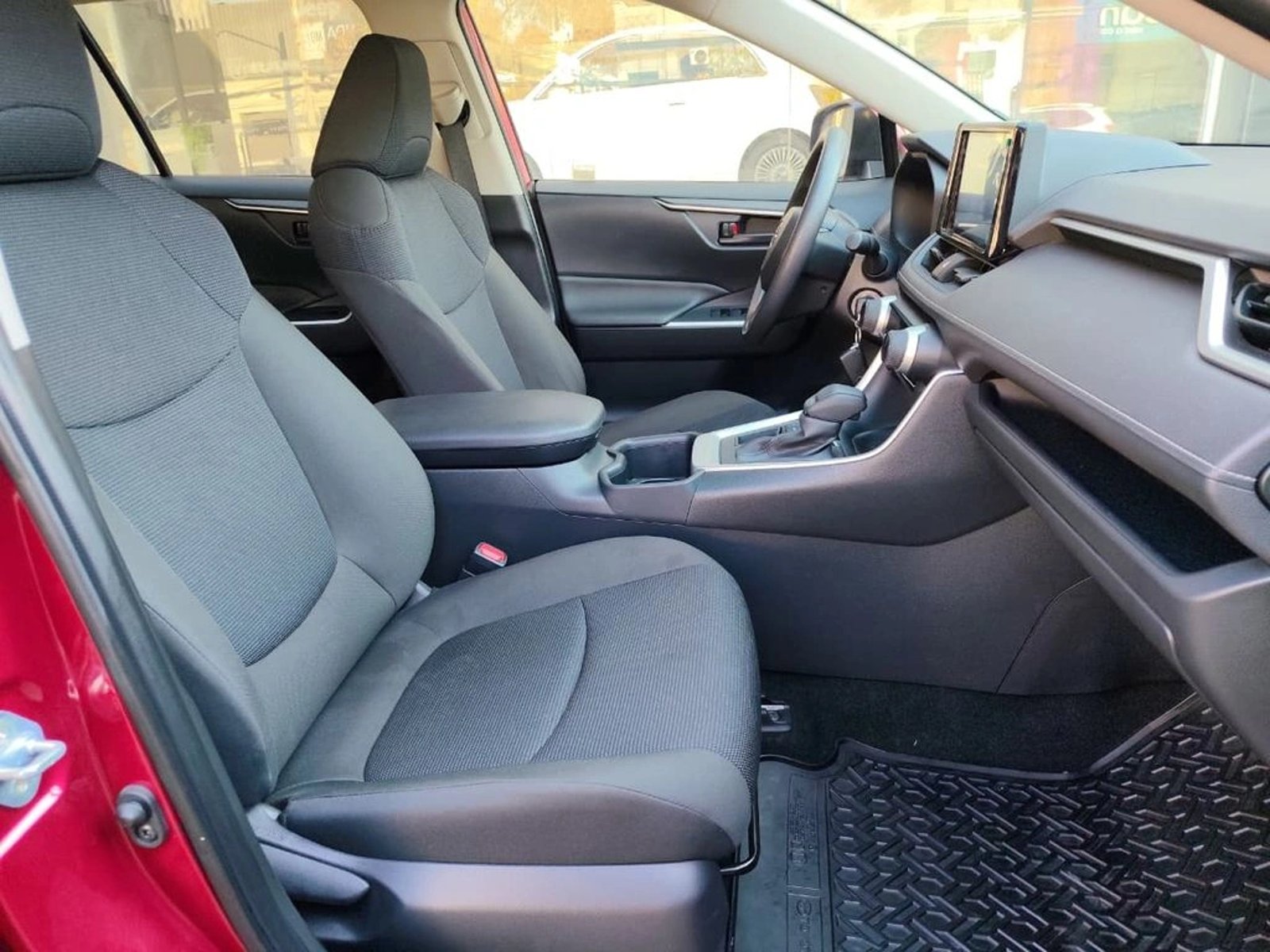 Toyota RAV4 2.0 AUT 2025 - Imagen 15 de 17