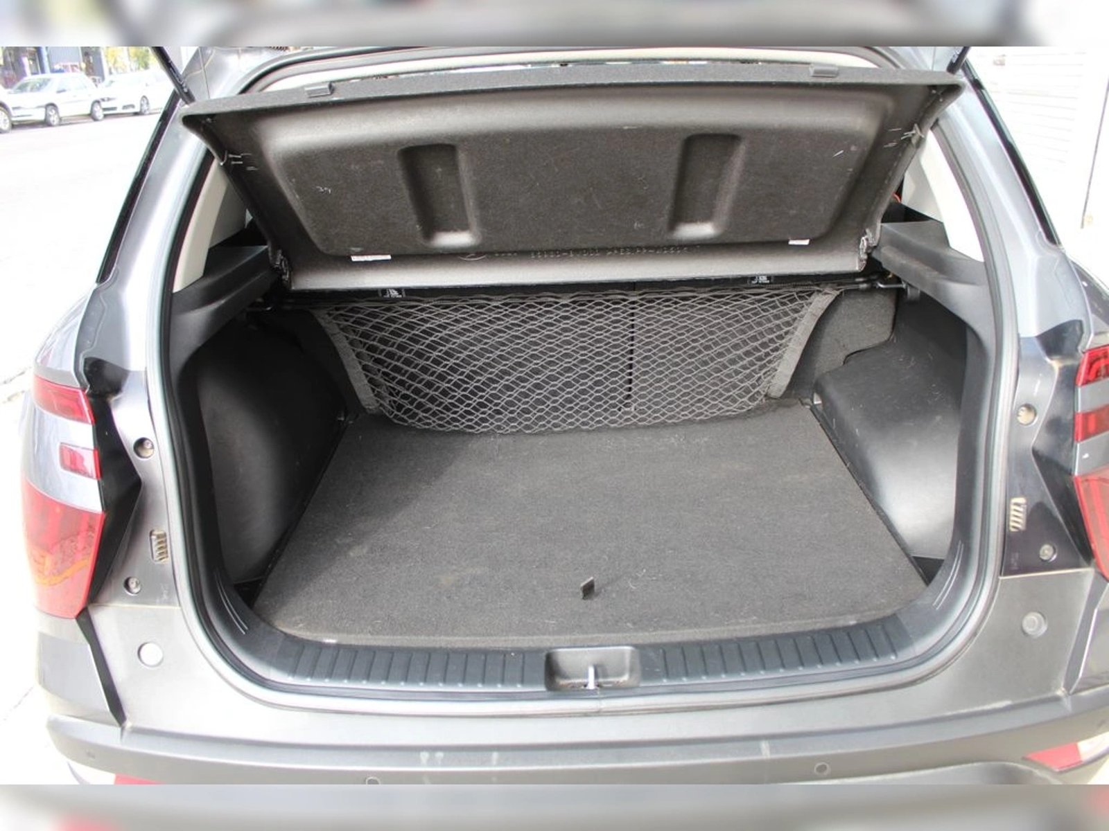 HYUNDAI CRETA SU2I 1.5 2023 - Imagen 8 de 17