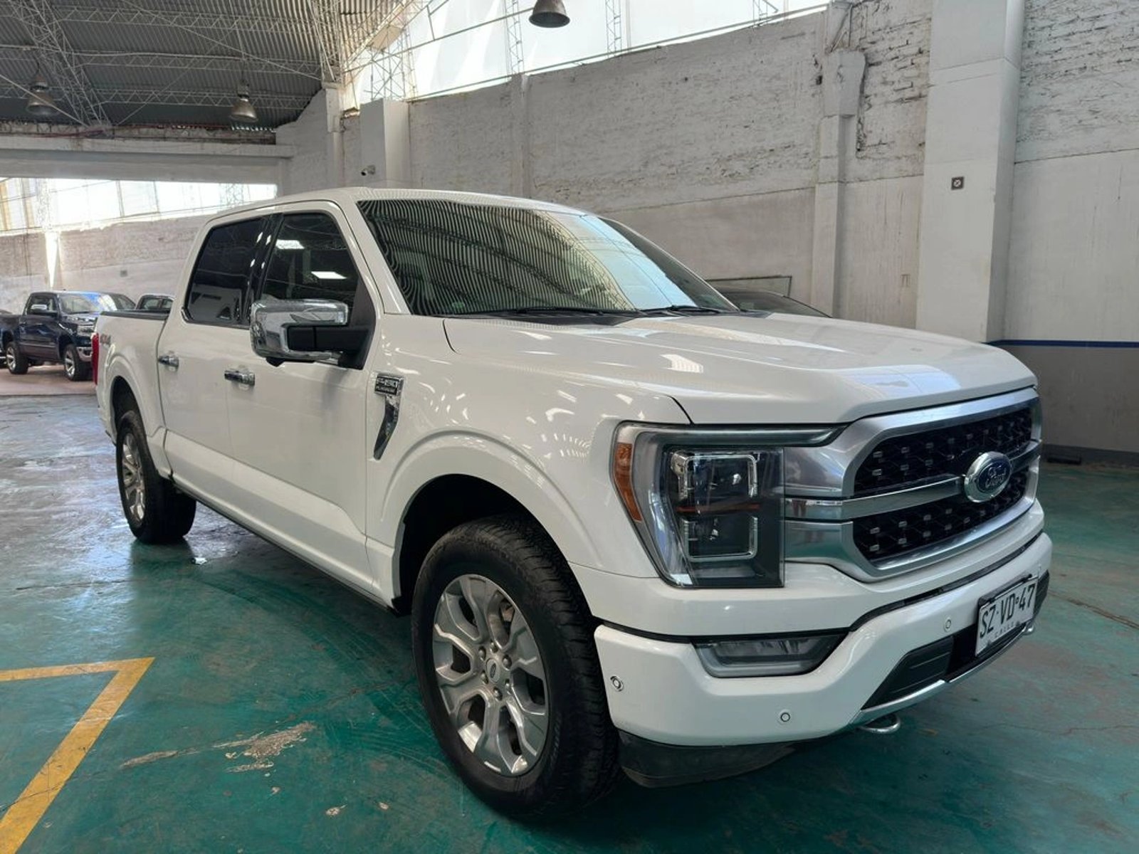 Ford F-150 3.5 PLATINUM CC DOB. CAB. 4X4 AT 4P 2023 - Foto 3 de 10