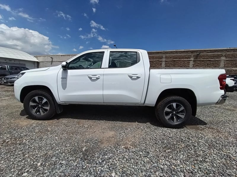 Peugeot LANDTREK Active BlueHDi 180 4x4 AT 2026 - Imagen 11 de 20