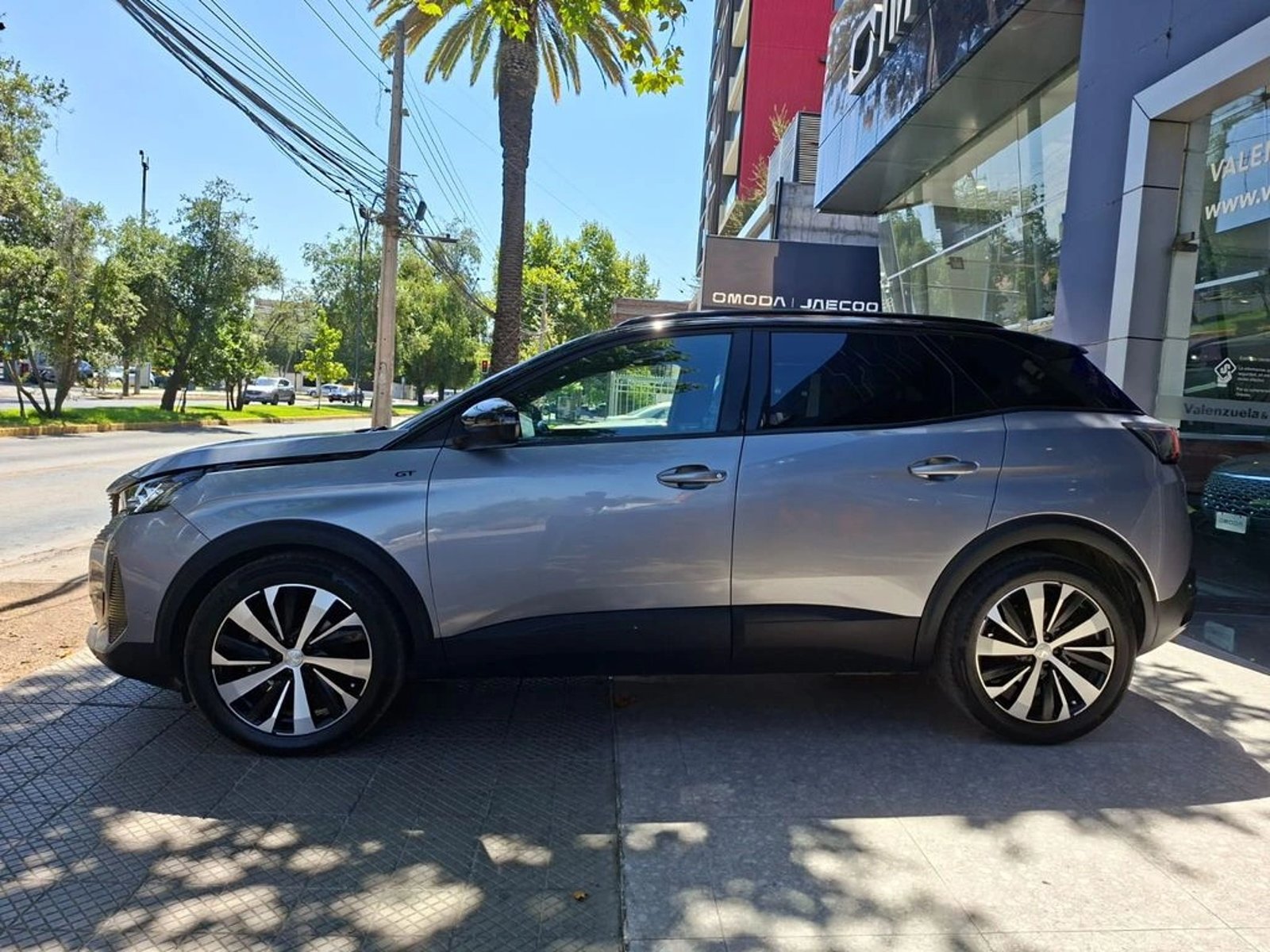 Peugeot 3008 ALLURE BLUEHDI 1.5 AT 2023 - Foto 2 de 15