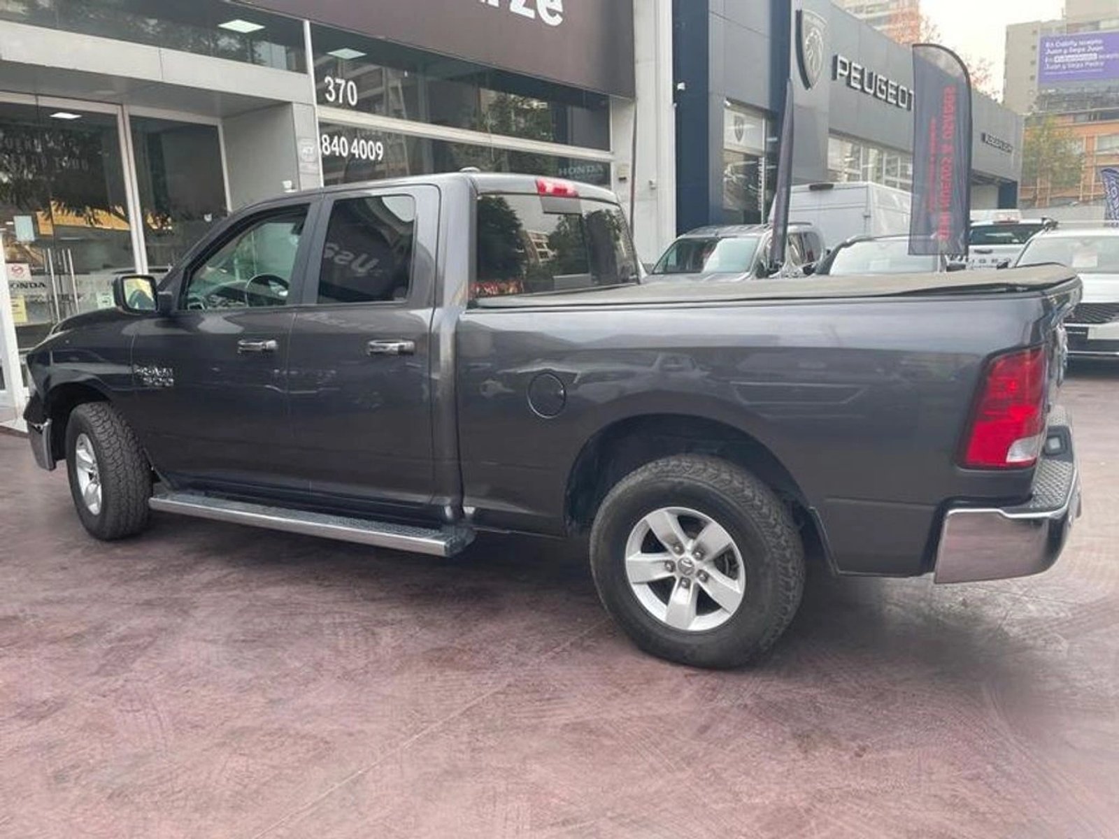 RAM 1500 DCAB 4X4 3.6 AUT 2019 - Foto 4 de 6