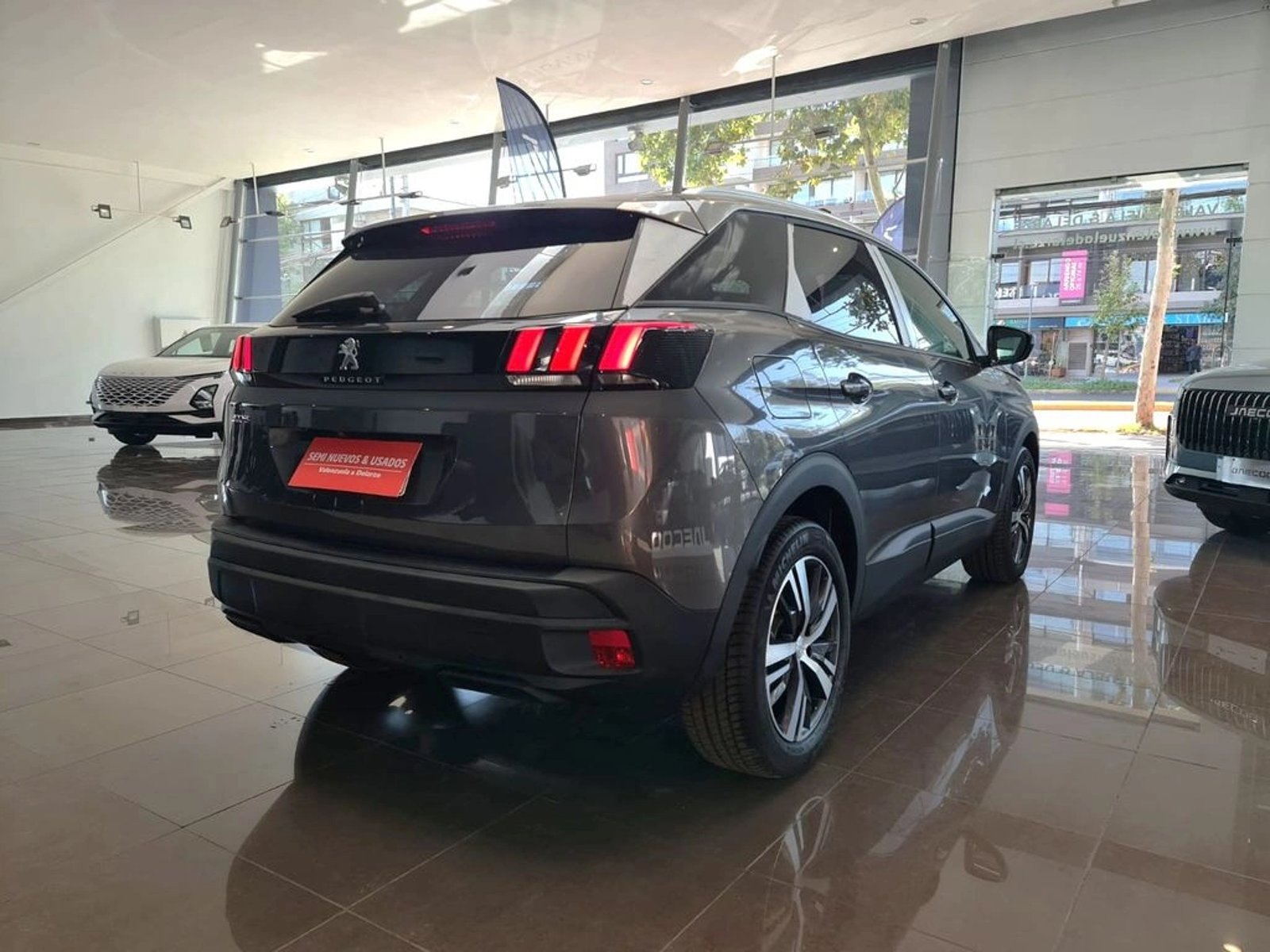 Peugeot 3008 Active Pack Puretech 130 2025 - Foto 4 de 16