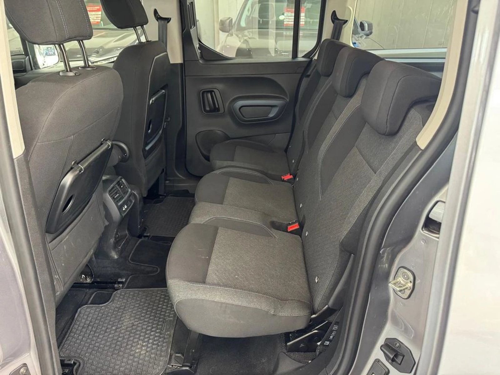 PEUGEOT RIFTER Allure 2025 - Imagen 11 de 19