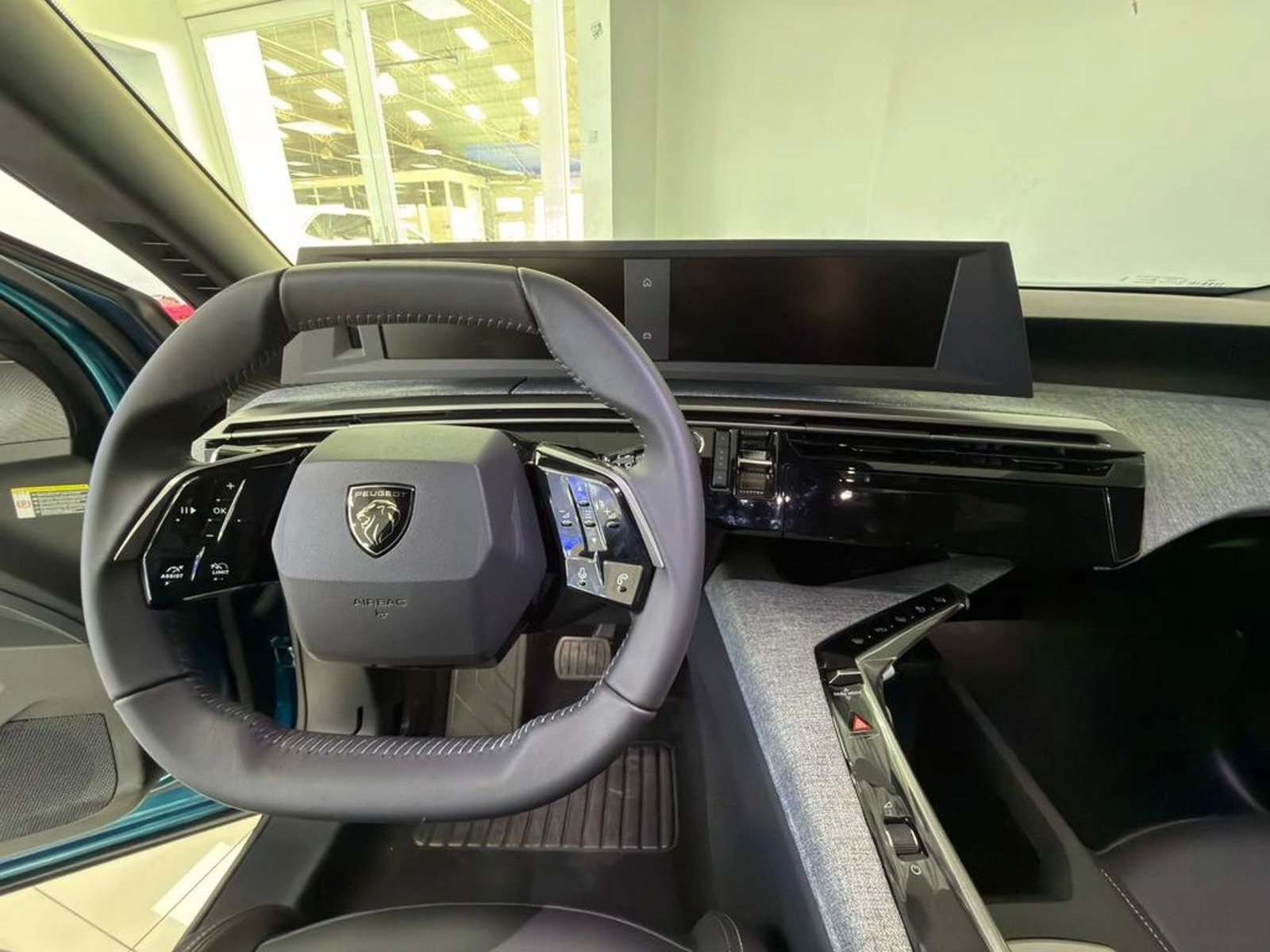 PEUGEOT 5008 ALLURE MHEV 136 EDCT6 2026 - Imagen 13 de 18