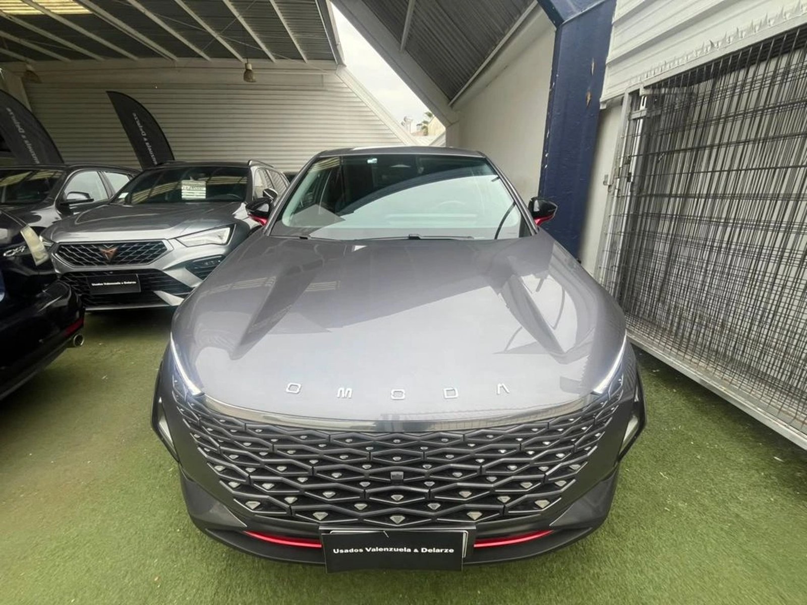 OMODA C5 Luxury 1.5T CVT 9 2025 - Foto 2 de 14