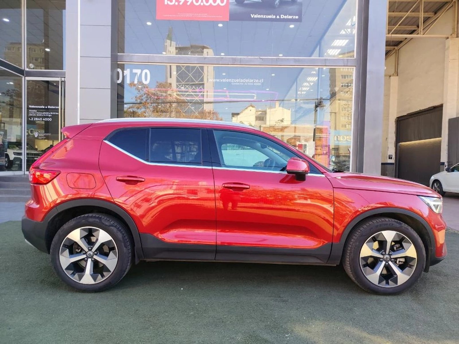 Volvo XC40 B4 ULTIMATE 2.0 AUT 2023 - Imagen 5 de 19