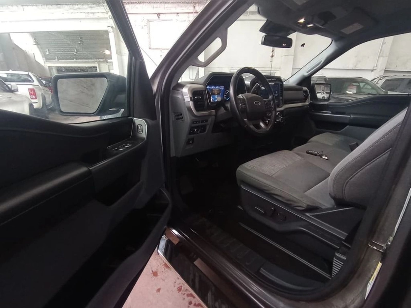 Ford F-150 XLT 4X4 5.0 AUT 2023 - Imagen 9 de 12