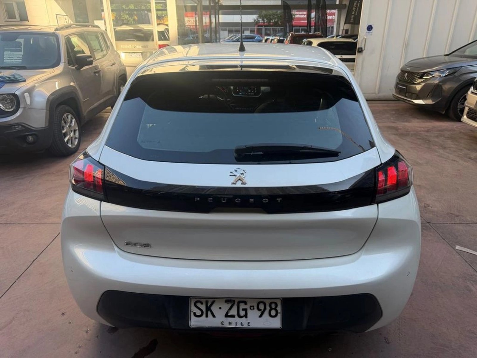 PEUGEOT 208 ACTIVE HDI 2023 - Imagen 5 de 18