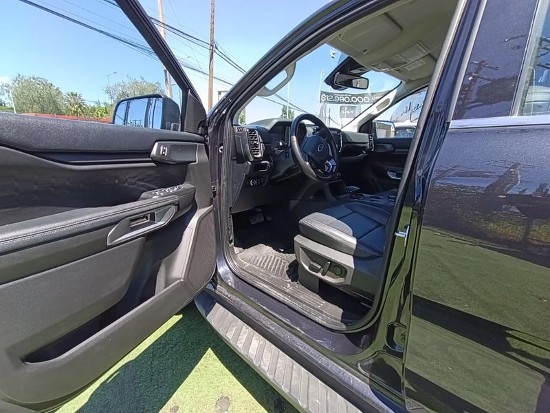 Ford RANGER Limited 4x4 3.0L AT 2024 - Imagen 9 de 17