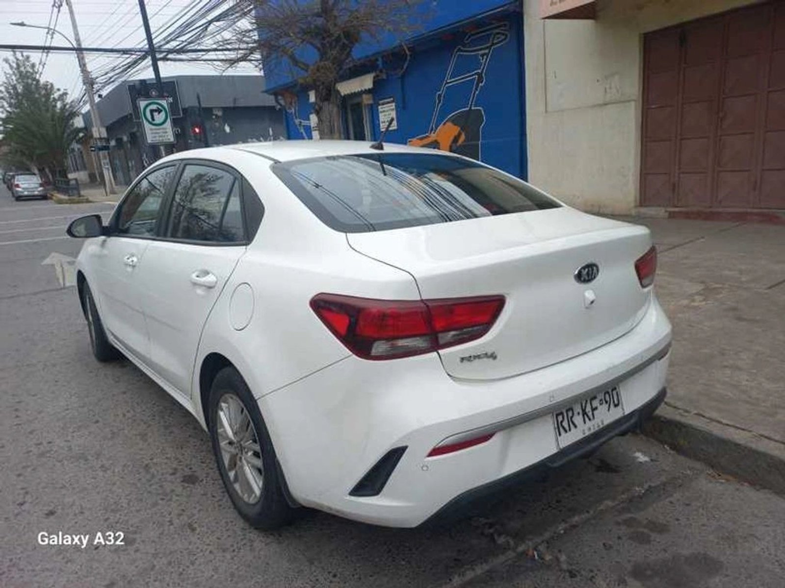 Kia RIO 4 6MT 1.4 2022 - Foto 2 de 5