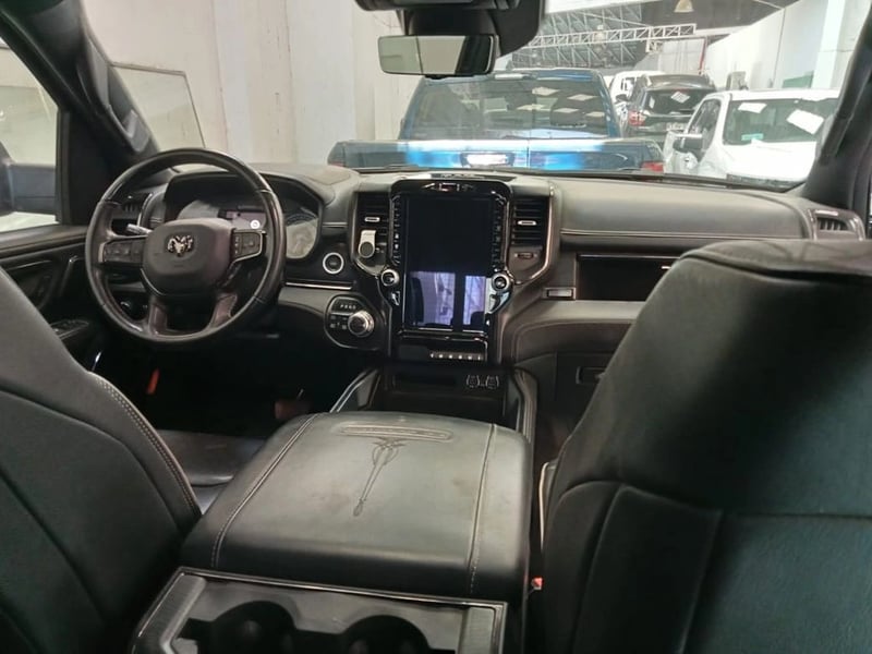 RAM 1500 LIMITED 5.7 AUT 2023 - Imagen 10 de 14