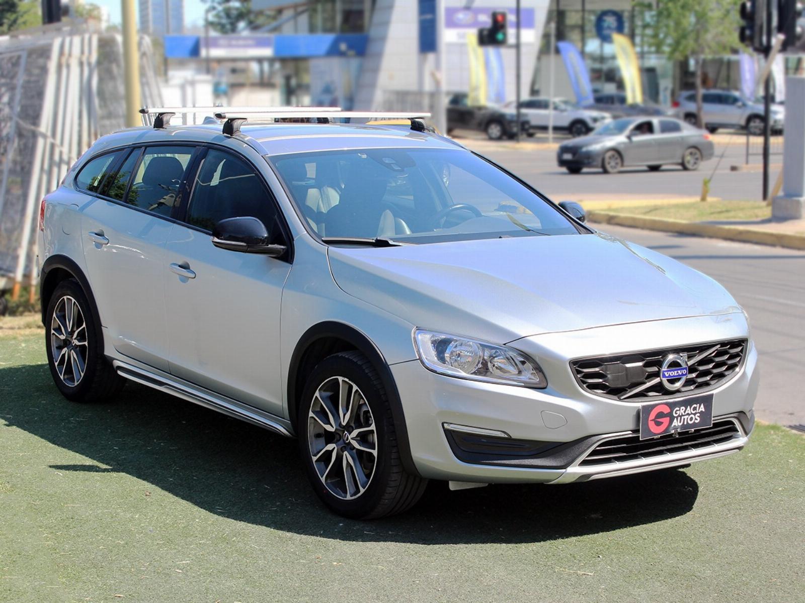 VOLVO V60 CC D4 COMFORT AWD 2.4 2017 - Imagen 3 de 8